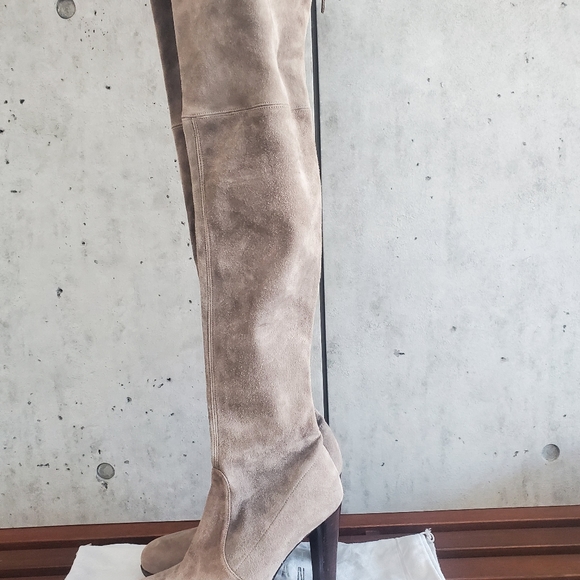 Stuart Weitzman Highland over the knew boots - Picture 4 of 12